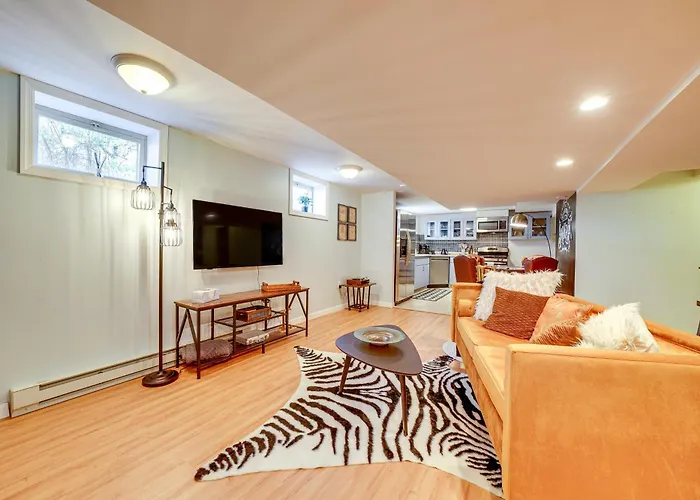 Couple's Retreat ~ 2 Mi To Downtown! Apartment