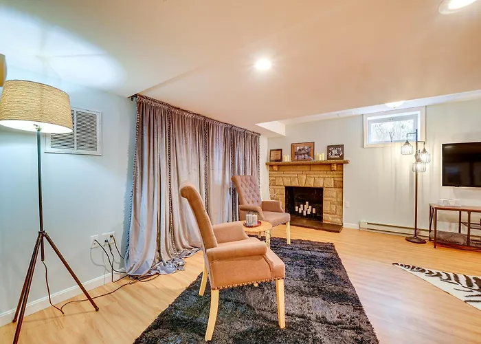 Couple's Retreat ~ 2 Mi To Downtown! Apartment *