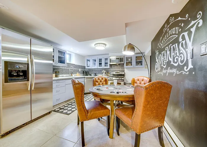 Apartment Couple's Retreat ~ 2 Mi To Downtown!