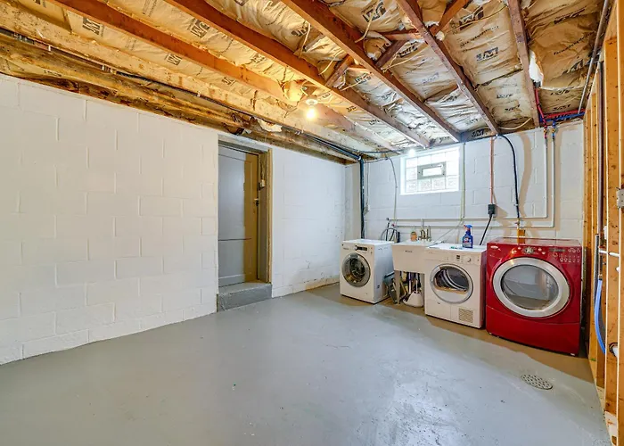 Apartment Couple's Retreat ~ 2 Mi To Downtown! *