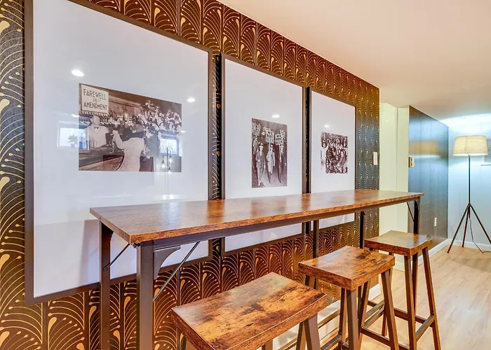 Couple's Retreat ~ 2 Mi To Downtown! Apartment Pittsburgh